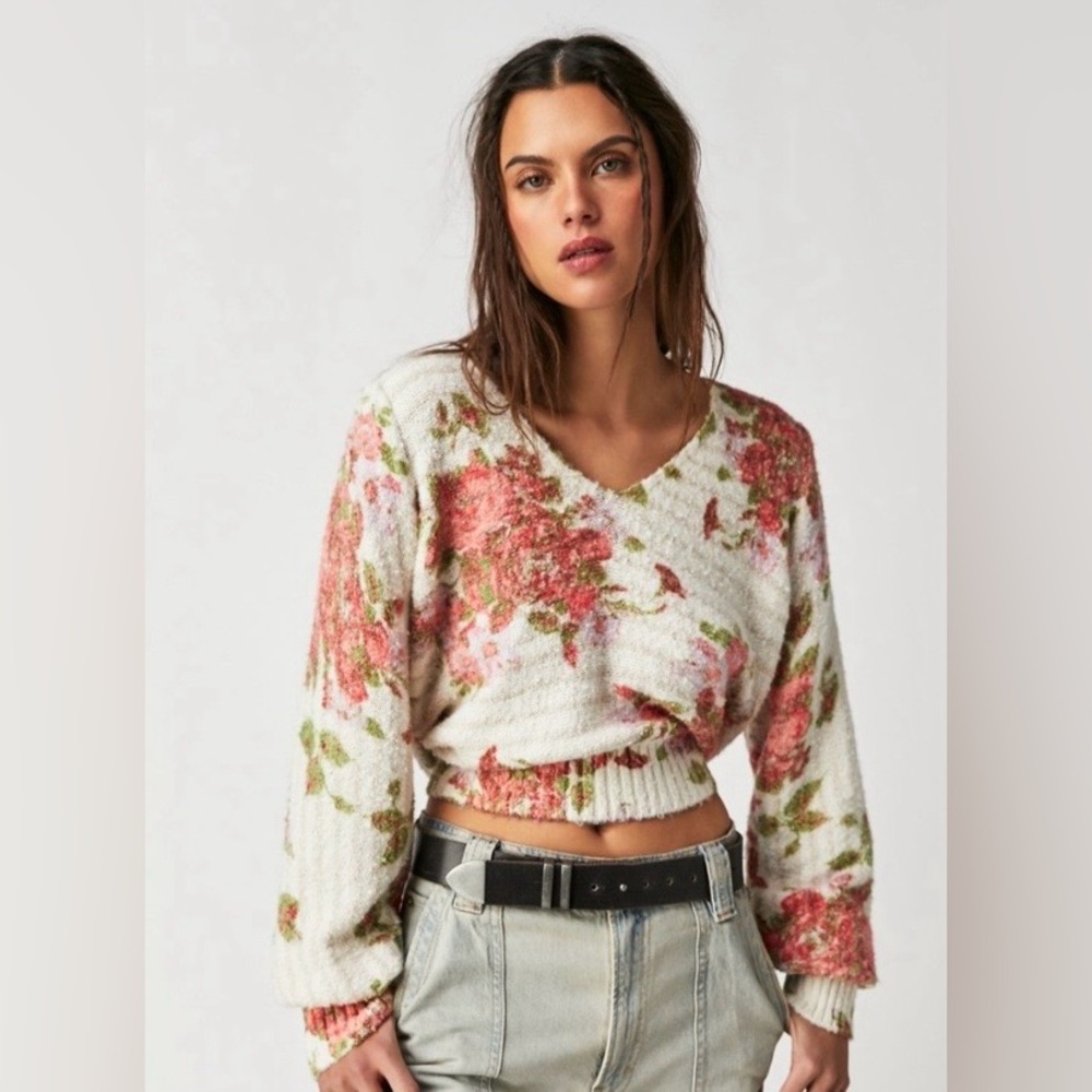 Free People Bed Of Roses Knit Sweater size S